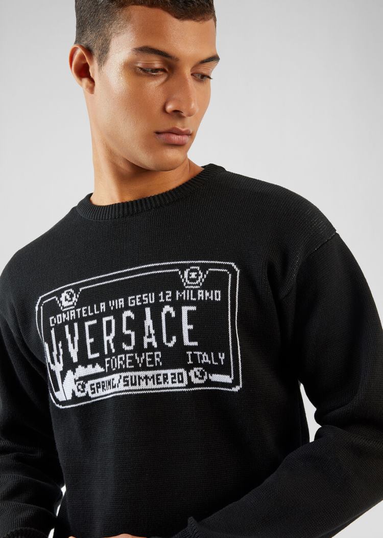 Versace License Plate Logo Jacquard πουλοβερ Πουλόβερ ανδρικα μαυρα | 2W48TC4