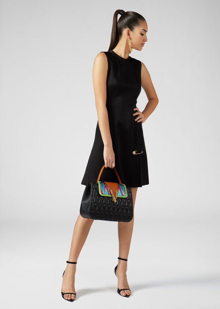 Versace Quilted Virtus Top Handle Bag Handle Bag γυναικεια μαυρα | UXU2K3N